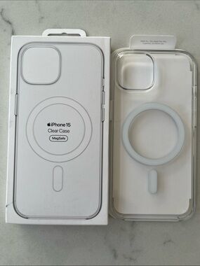Open box Apple Clear MagSafe iPhone 15 Case - Transparent